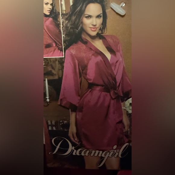 Elegant Raspberry Red Lace Kimono Robe - Picture 4 of 4